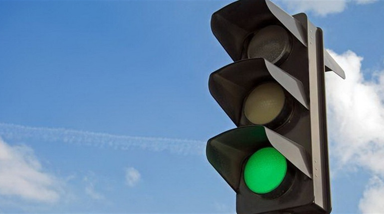 На перехресті поблизу міського ринку відновили роботу світлофора