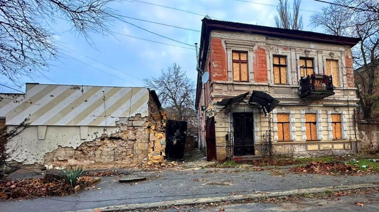 Армія рф обстрілює Херсонщину: цілить по житловим будинкам, навчальним та медичним закладам (ФОТО)