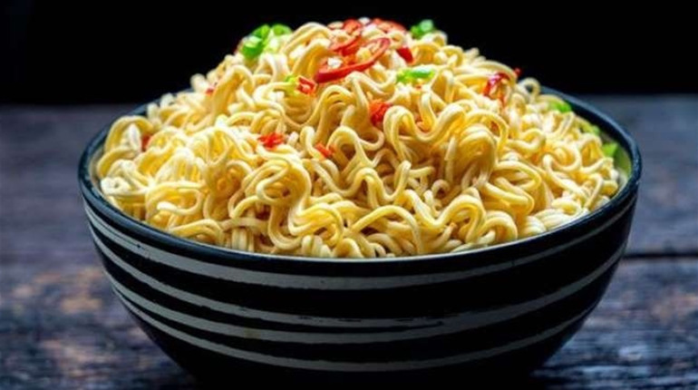 Что под упаковкой? Лапша быстрого приготовления яичная с курицей по-домашнему
