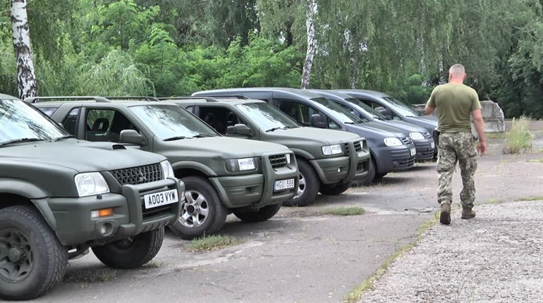 Благодійний фонд "Нестримні" вже передав на потреби ЗСУ більше 50 автівок