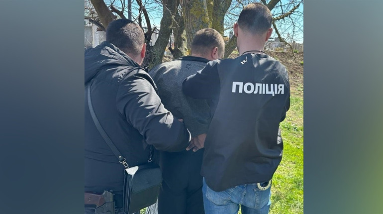 У Херсоні затримали чоловіка, який збував амфетамін — передавав «клієнтам» при особистій зустрічі