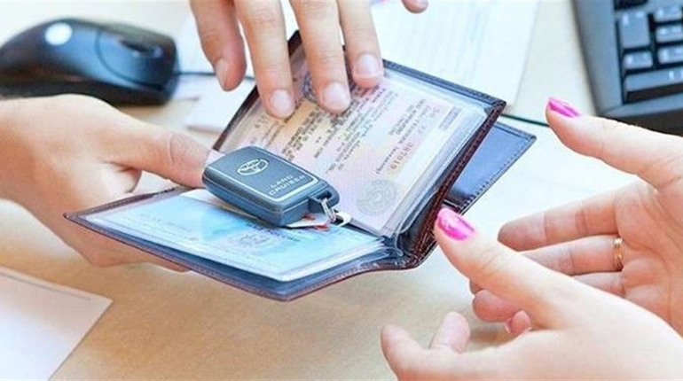 Скільки коштуватиме відновлення втрачених документів на авто, де і як це зробити