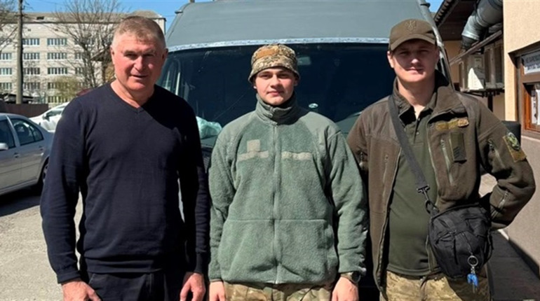 Ще один автомобіль для ЗСУ: Віктор Шеремета з Переяславщини продовжує допомагати військовим