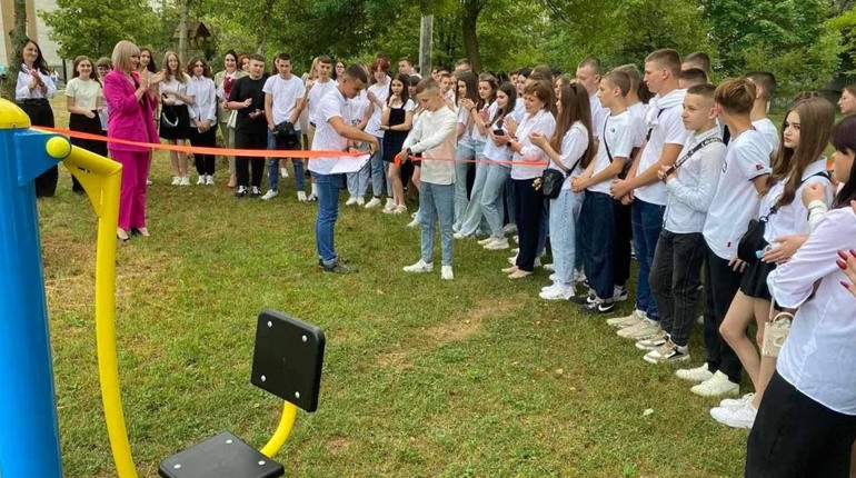 В одній зі смілянських шкіл відкрили спортивний майданчик
