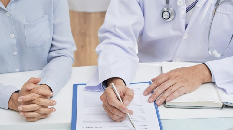 Скринінг здоров'я 40+: як пройти обстеження, якщо ви не користуєтесь Дією