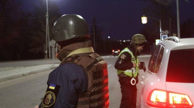 В яких випадках можна пересуватися містом під час дії комендантської години?