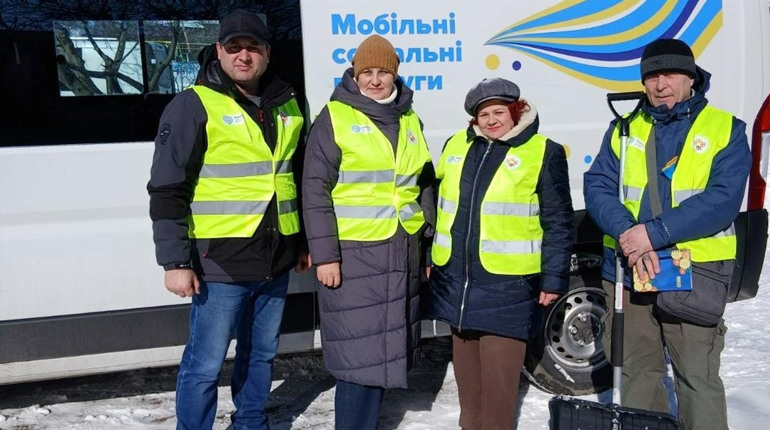 Допомога на колесах: у Первомайську запрацювала мобільна соціальна бригада