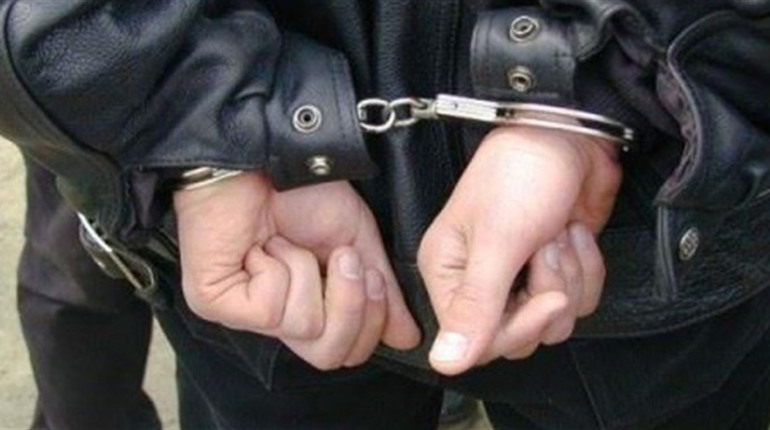 У Нетішині затримали трьох молодиків, які нападали на перехожих та грабували