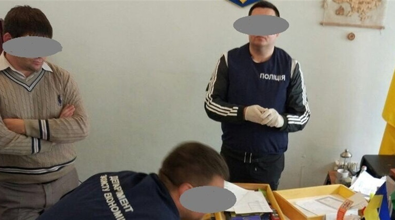 Вісім років в'язниці за хабар отримав екс-голова Кілійської РДА: його взяли під варту в залі суду