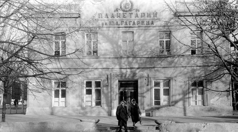 Російськими обстрілами сильно пошкоджений унікальний херсонський планетарій