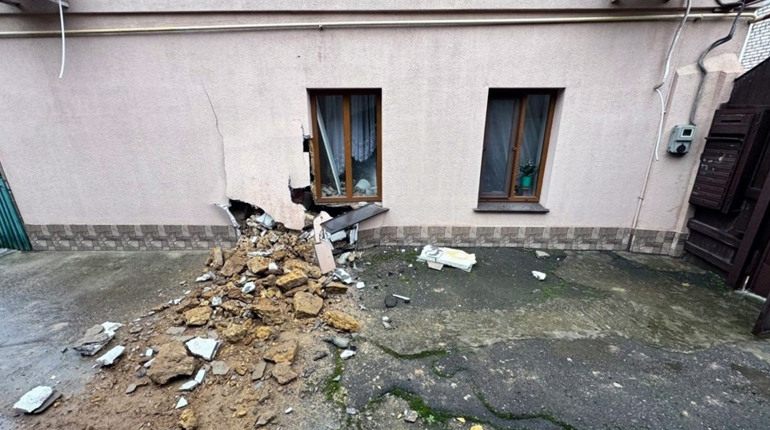 На Херсонщині окупанти атакували житлові квартали, критичну та соціальну інфраструктуру