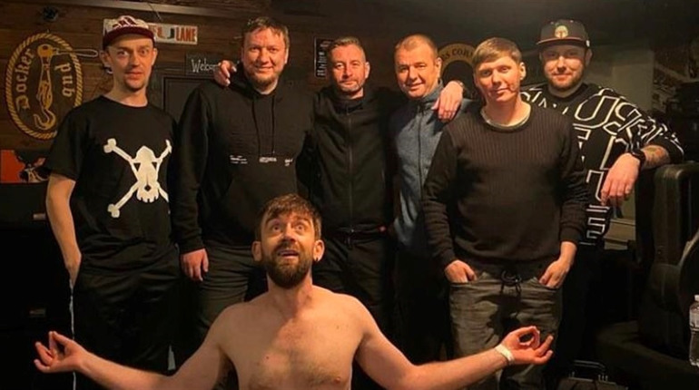 Зібрали мільйон гривень для ЗСУ: Олександр Сердюк про тур з “Жаданом та Собаками”