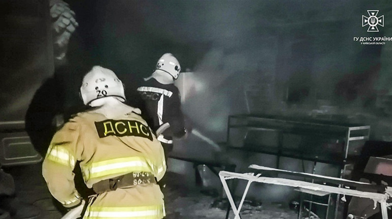 Пожежа у Ржищеві: горіло поблизу приватного гаража