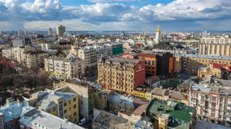 Яка частина зарплати йде на оренду квартири у містах України