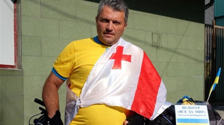 Грузинський веломандрівник Нодар Берідзе приїхав у Новоград