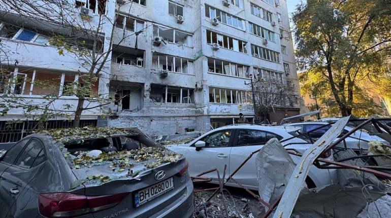 Нічна атака дронами на Одесу: постраждала людина, пошкоджено три будинки, 40 квартир