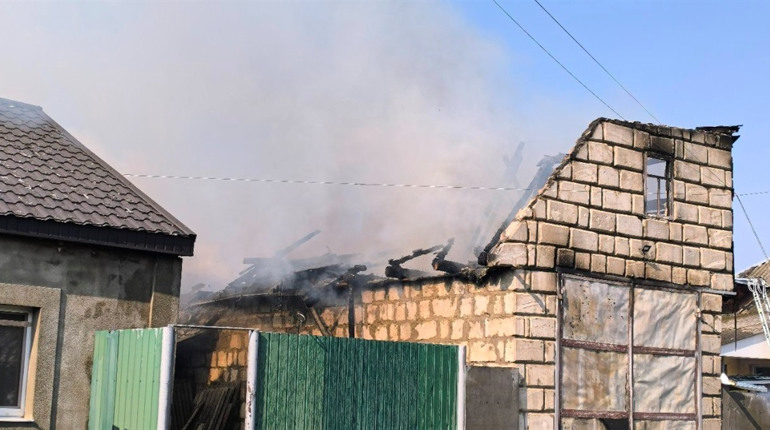 У Глухові вранці сталася пожежа в приватному секторі (ФОТО)