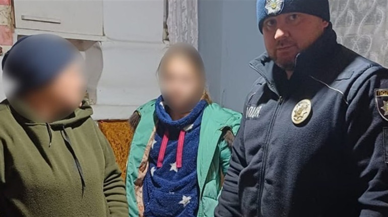 На Черкащині мати побила дочку та вигнала її з хати