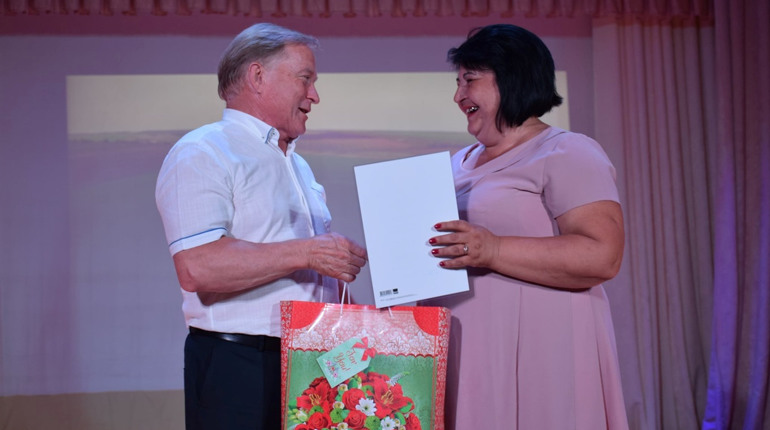 Урочистості у Біляївці до Дня Конституції: як проходили, кого і за що нагороджували