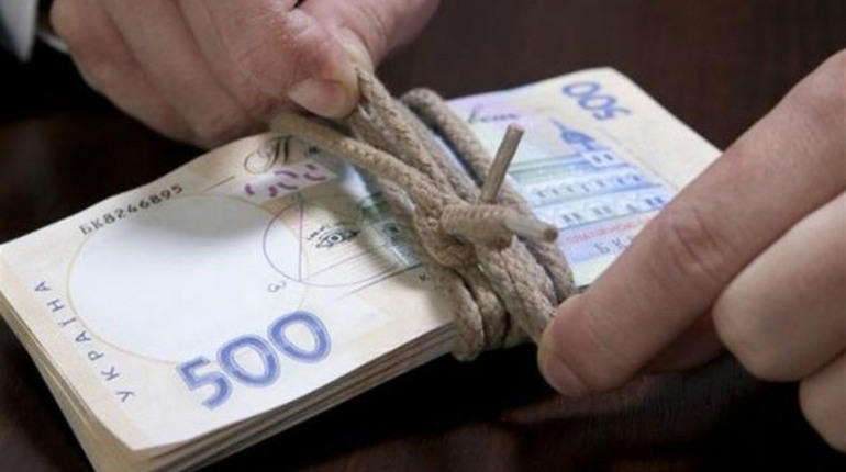 Які зарплати отримують чиновники Сватівщини: декларації за 2019 рік