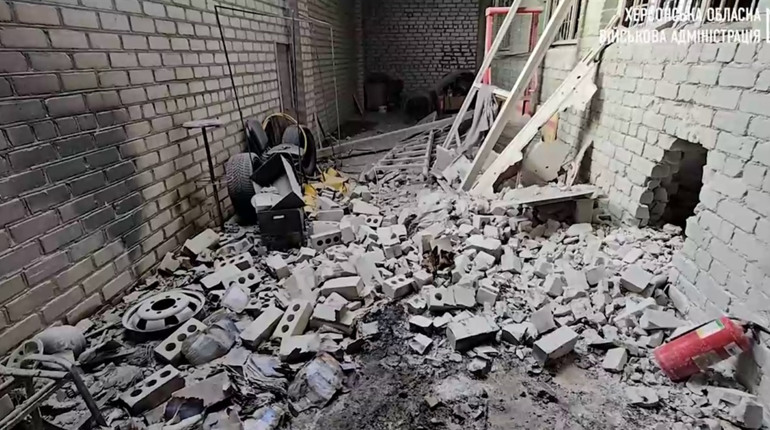 Російські терористи за добу випустили по Херсонщині 1716 снарядів: 1 людина загинула, 2 — поранені