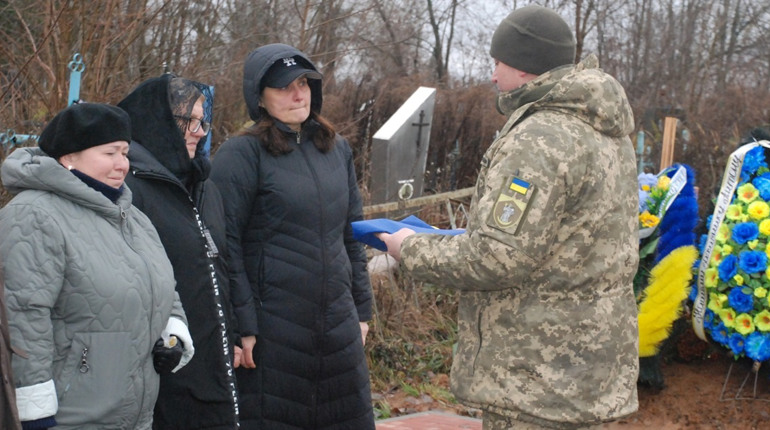 Шостка провела в останню путь свого захисника, який майже рік вважався зниклим безвісти