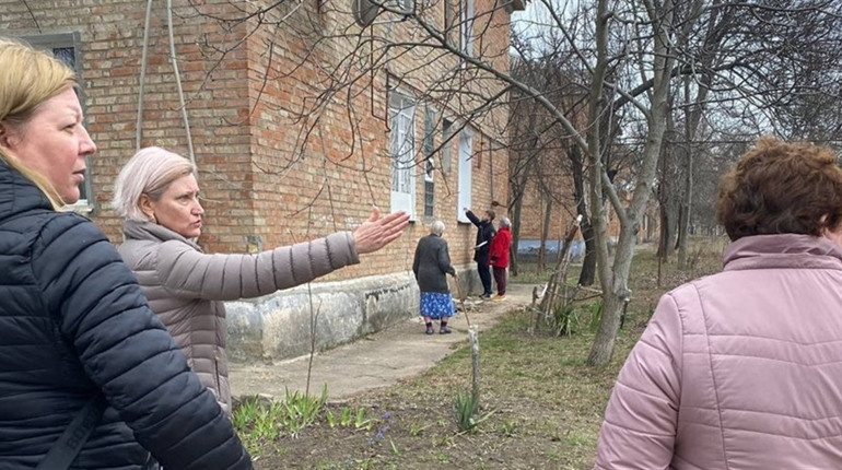 У Жовтих Водах уламки безпілотника пошкодили будівлі: відео