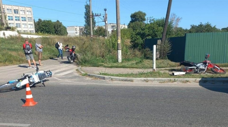 Аварія по вул. Воронізькій, керманич двоколісного потрапив у лікарню