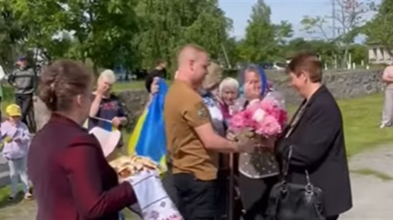 22 місяців у російському полоні: Брониківська громада зустріла Героя Віталія Лавриновича