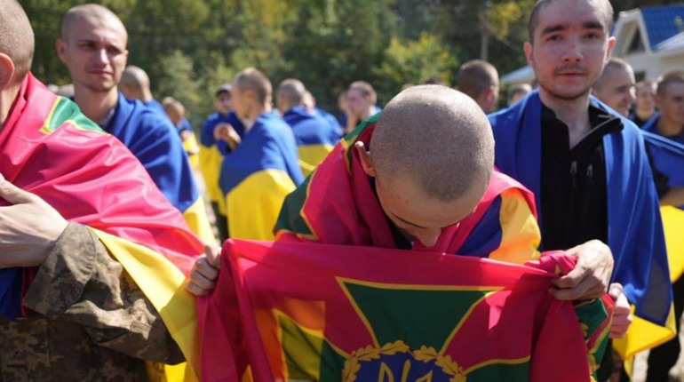 Трьох захисників України, які родом з Лозівського району, повернули з російського полону