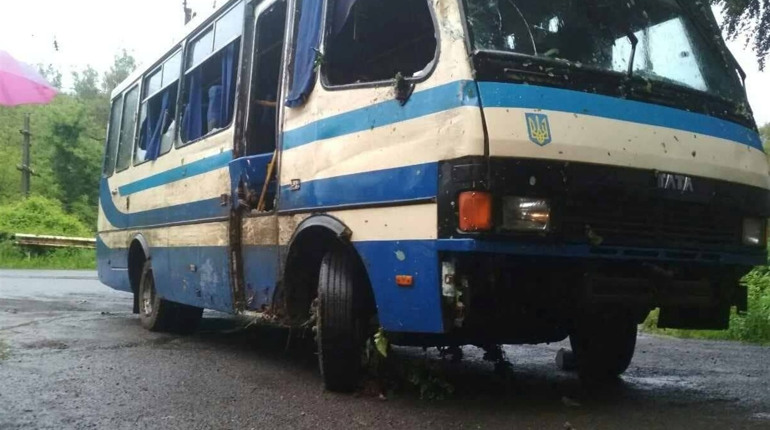Автобус Біляївка-Теплодар злетів у посадку: водій не тримав кермо. Пасажири просять його замінити