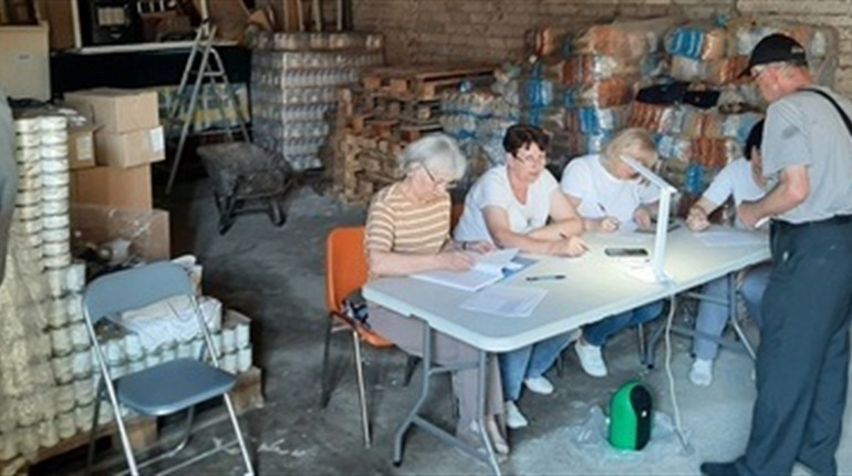 Дворічани, які евакуювалися з громади, отримали 1200 продуктових наборів