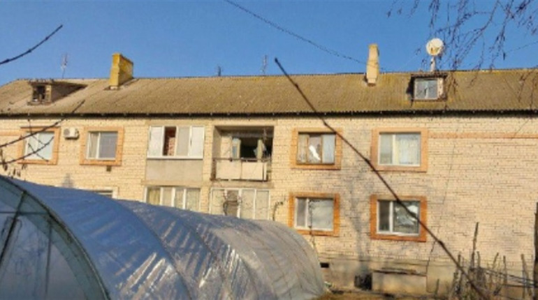 Жителі Каховки готують їсти у дворах: місто без електроенергії, газу, зв'язку і води