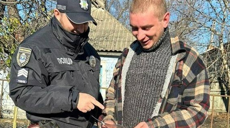 Вчимося розпізнавати пастки шахраїв: поліція