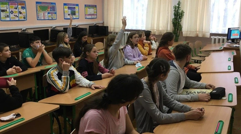 Понад 800 учнів з числа ВПО долучилися до дистанційного навчання у школах Червоноградщини
