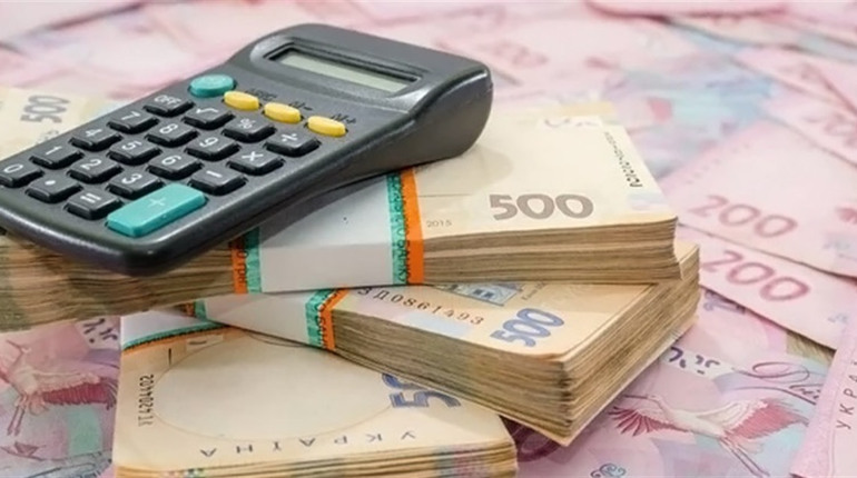 Якою буде мінімальна зарплата та прожитковий мінімум у 2024 році: набрав чинності закон про бюджет