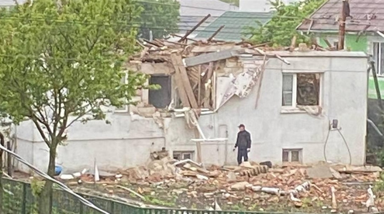 Хмельниччину другу ніч поспіль атакували росіяни: пошкоджено будинки та підприємства