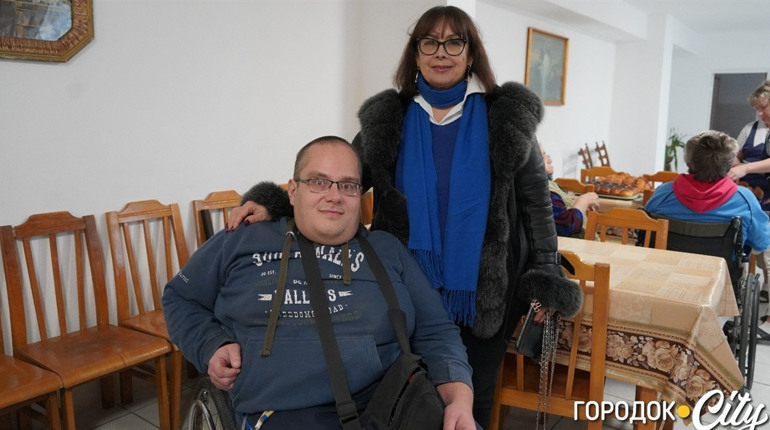 Життя на інвалідному візку: історія Віталія Білика, для якого Будинок милосердя став другим домом