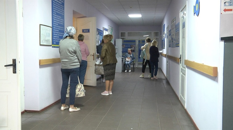 Щоб стати на облік у центрі зайнятості чоловікам потрібно пред'явити військовий квиток