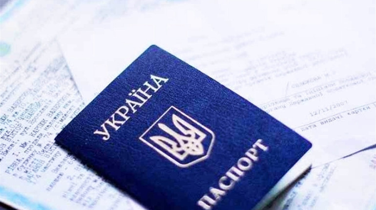 Паспорт і код за 15 хвилин: у Вараші запрацювала послуга ID-14 для підлітків. Але ЦНАП на карантині