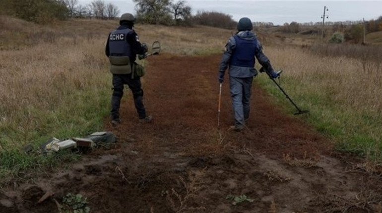 Мінна безпека у вашому смартфоні та як не підірватися на “подарунках” ворога — поради ДСНС