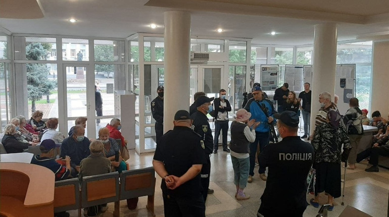 Пільги у громадському транспорті Херсона не скасовували: у міськраді пояснили, що з тарифами