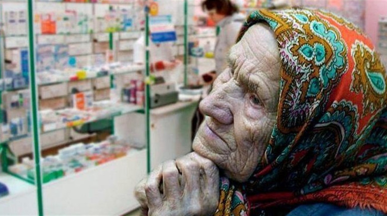 Тисяча на ліки. У Кабміні повідомили коли і хто зможе витрачати ковідні гроші в аптеках