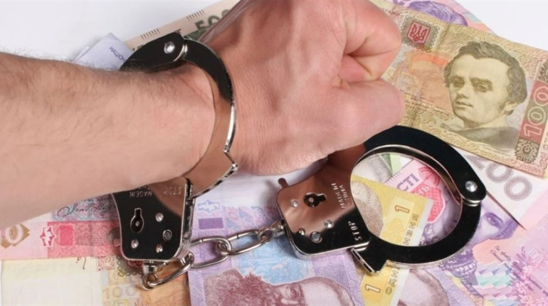 Засудили смілянина, який викрав банківську картку та скоїв крадіжку коштів