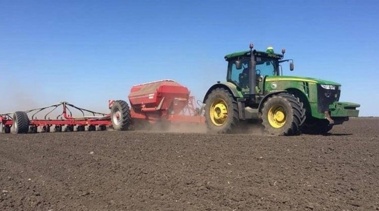Посівна розпочалася: як під час війни працює агропідприємство «Відродження» на Фастівщині