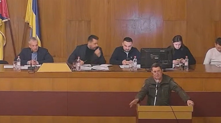 Депутатам пообіцяли повістки, а жінок заспокоїли: про військовий облік та тероборону Первомайська