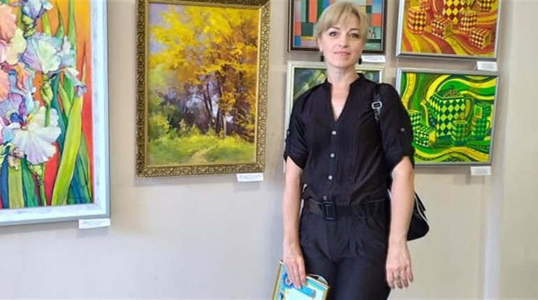 G-museum відкриває нові імена. Городоччан запрошують на виставку картин тернопільської художниці