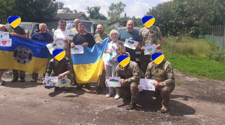 Сатанівчани придбали для воїнів три автівки. З них дві особисто завіз селищний голова Альберт Собков
