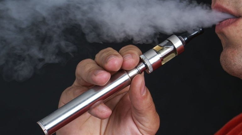 У Городку підприємця оштрафували за продаж вейп-рідини підлітку