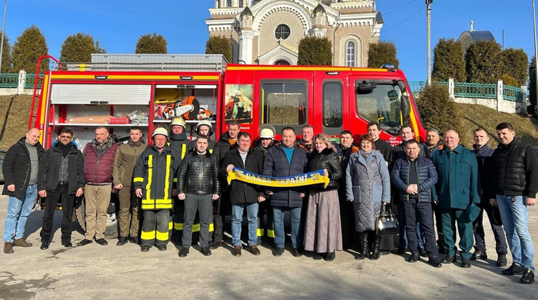 "Пожежна" за 3 мільйони гривень: Східницька громада отримала нове спецавто